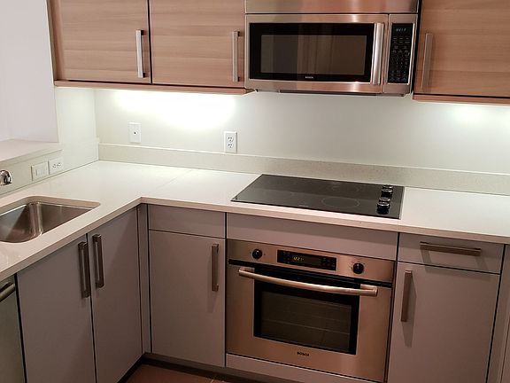 3rd image of 555 4th St Unit 503