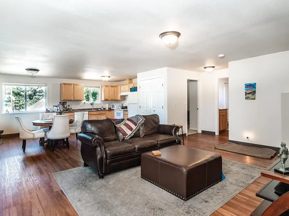 844 NW Ogden Ave APT 3, Bend, OR 97703
