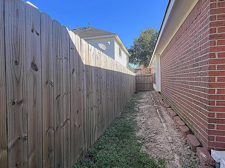 6839 Catarina Cir — Photo 29
