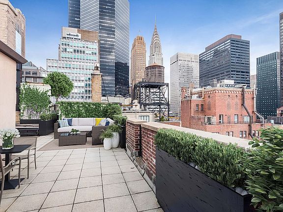 5th image of 67 Park Ave #2E
