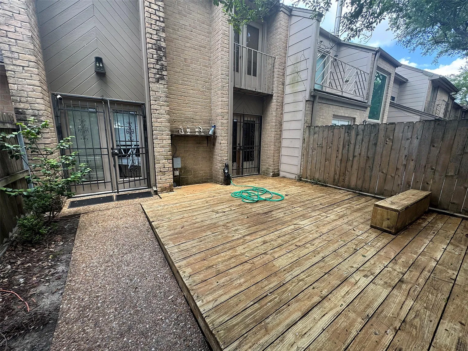 2 bed, 2.5 bath, 1728 sqft, $1,600 — Photo 1