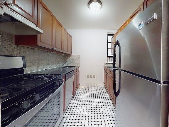 2nd image of 173 W 141st St #6KB