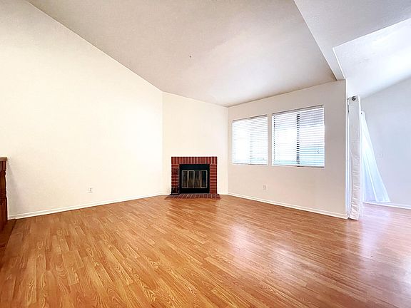 4th image of 1255 N Los Robles Ave APT 13