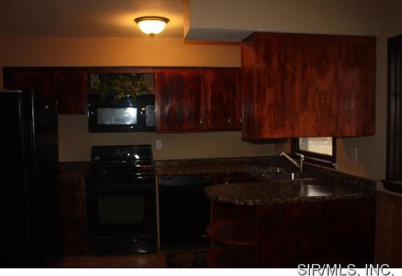 5th image of 4917 Redwood Ln