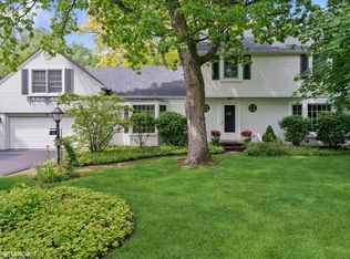 800 Longwood Dr, Lake Forest, IL 60045