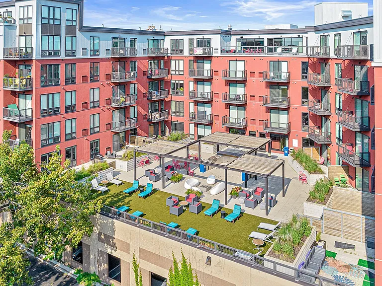 Red 20 Apartments — Photo 18