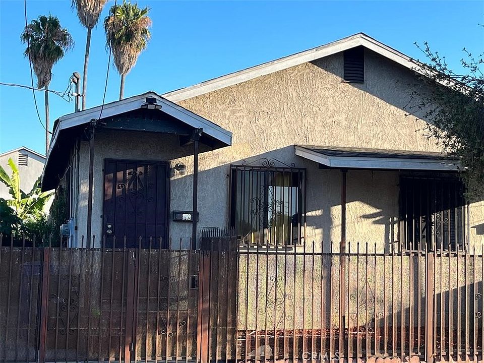 1st image of 952 954 Gage Ave