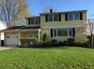 71 Willow Green Dr, Amherst, NY 14228