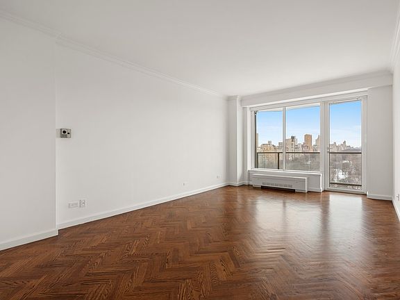 5th image of 210 Central Park S APT 19B