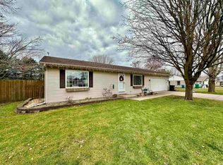 302 Rowland Ave, Leesburg, IN 46538