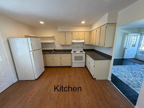 3rd image of 1000 9th St #D36
