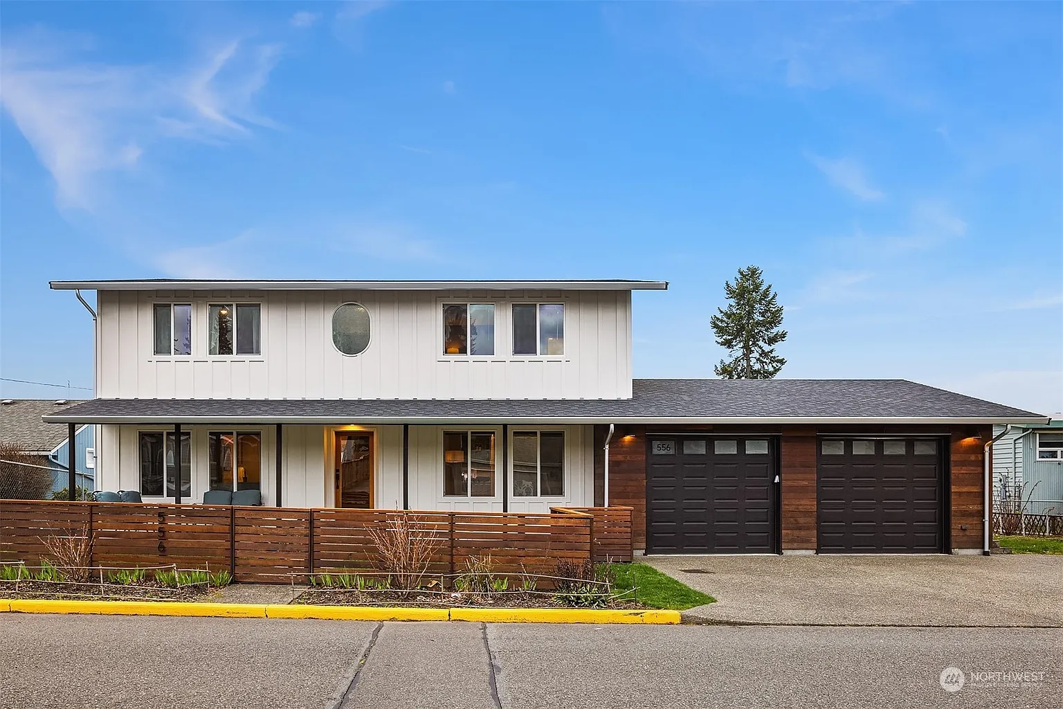 556 6th Avenue S photo 1