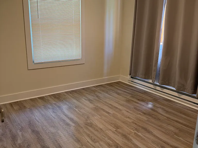 122 Zelus St — Photo 11