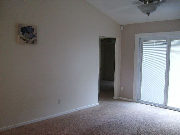 3rd image of 5371 Vivera Ln