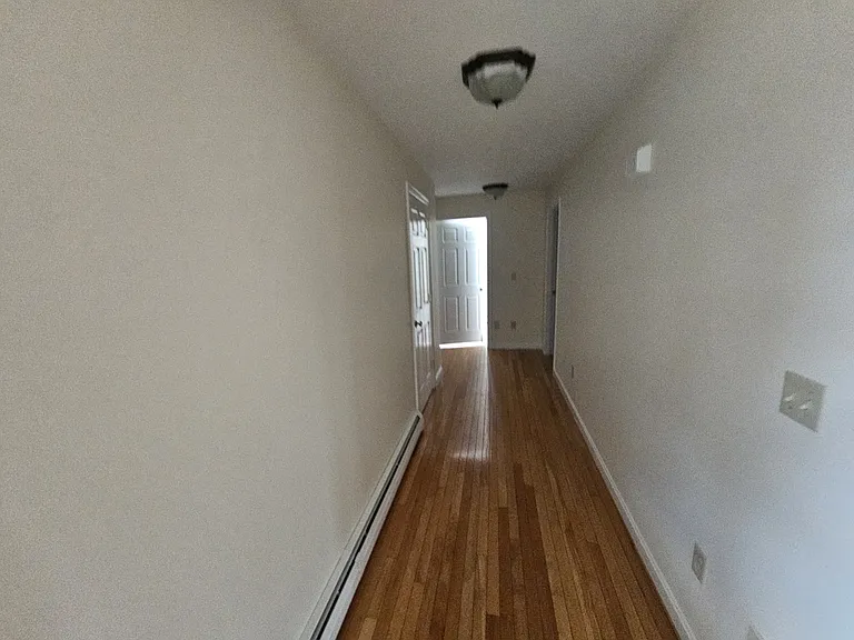 585 High St — Photo 6