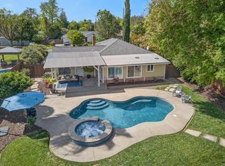3620 E Country Club Ln, Sacramento, CA 95821
