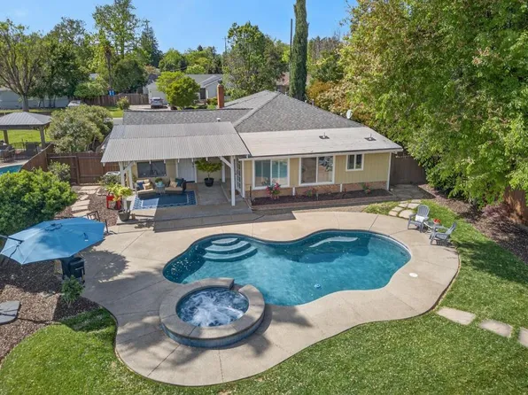 3620 E Country Club Ln, Sacramento, CA 95821