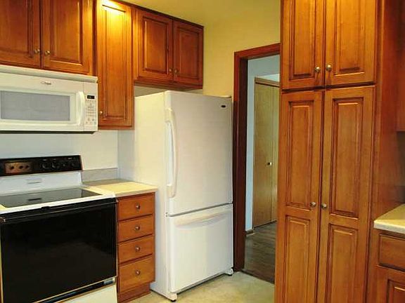 2nd image of 1030 Fort Dr