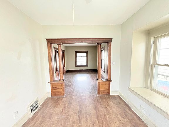 2nd image of 221 Knower St