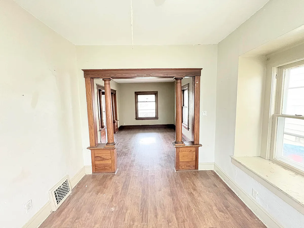 Building Photo - 221 Knower St
