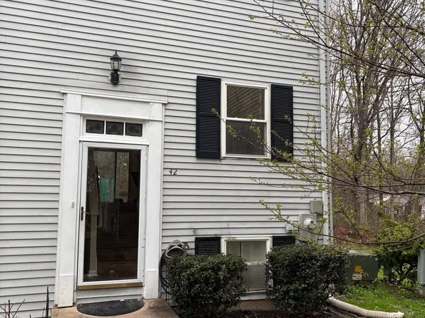 42 Cartwright Ct, Baltimore, MD 21237