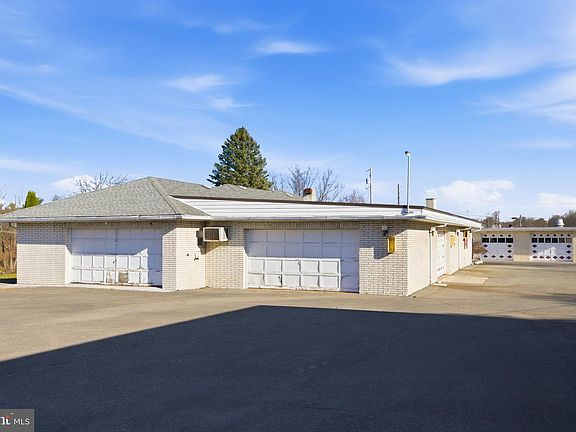 5th image of 501 S Breezewood Rd