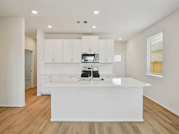2326 Pioneer Landing Ln, Crosby, TX 77532