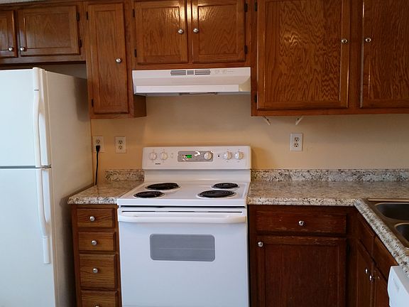 2nd image of 5902 Bayswater Ln