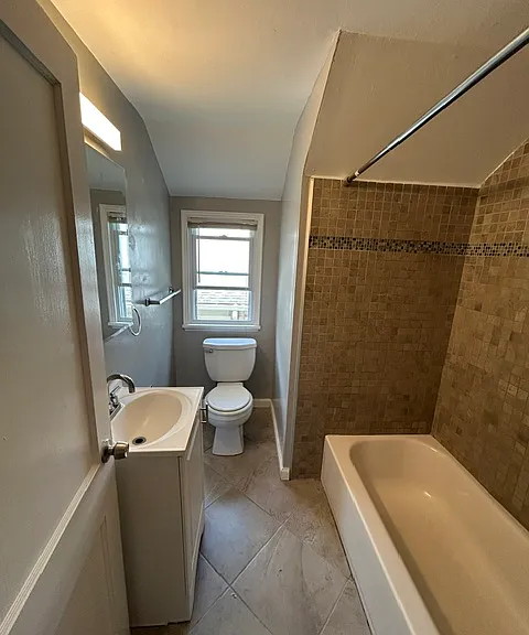 151 Eastmoreland Dr — Photo 22