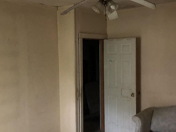 3rd image of 402 N Carolina St