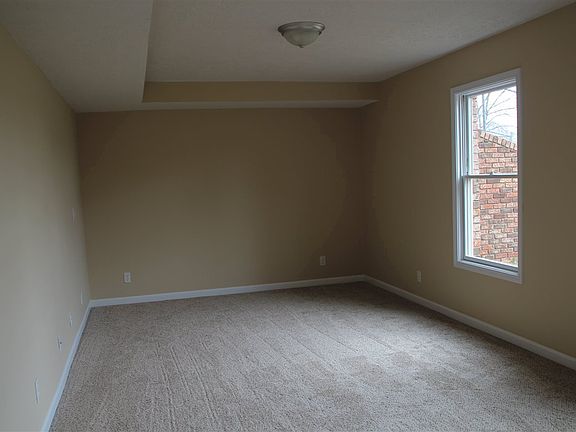 5th image of 204 E Westminster Dr
