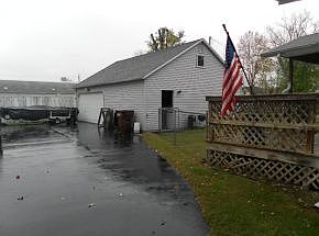 3rd image of 107 W Wood St