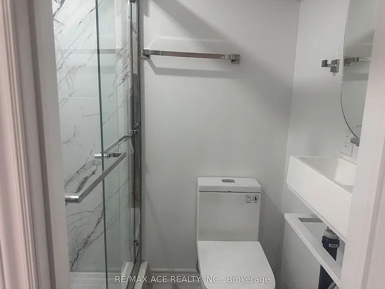 7 Glacier Cres #BASEMENT — Photo 17