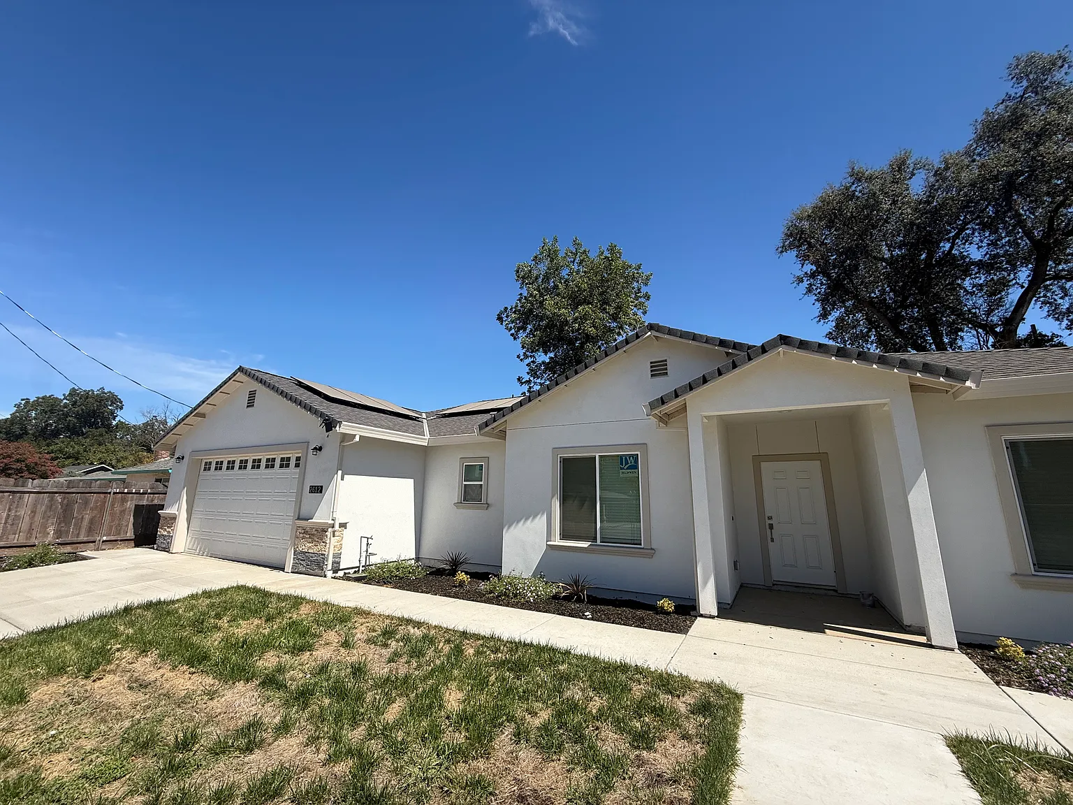 4 bed, 1897 sqft, $2,950 — Photo 3