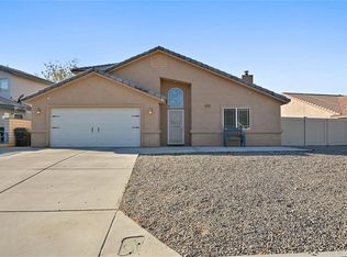 27854 Hummingbird Ln, Helendale, CA 92342
