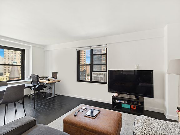 3rd image of 266 Broadway APT B904