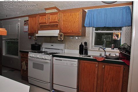 3rd image of 3722 Yosemite Dr