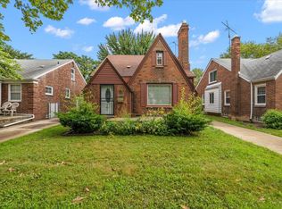 5910 Hillcrest St, Grosse Pointe, MI 48236