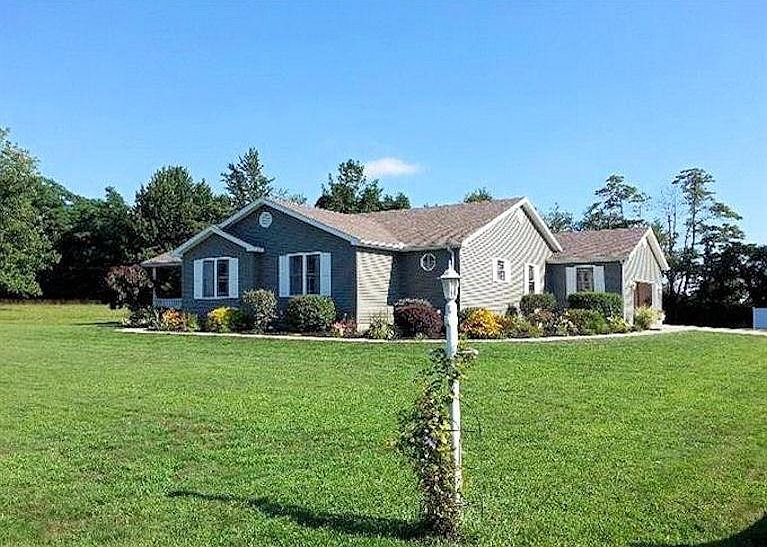 1st image of 296 Horse Shoe Dr