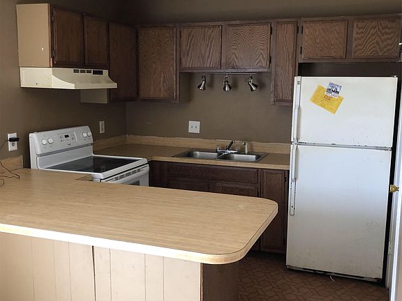 2nd image of 946 Killoden Cir #A