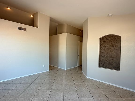 3rd image of 39 N Pueblo St