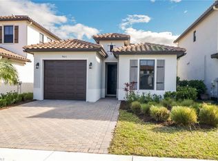 9011 Madrid Cir, Naples, FL 34104