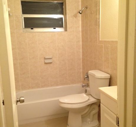 5th image of 2708 NW 14th Ct