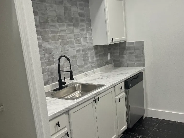 5412 Lewiston St — Photo 2