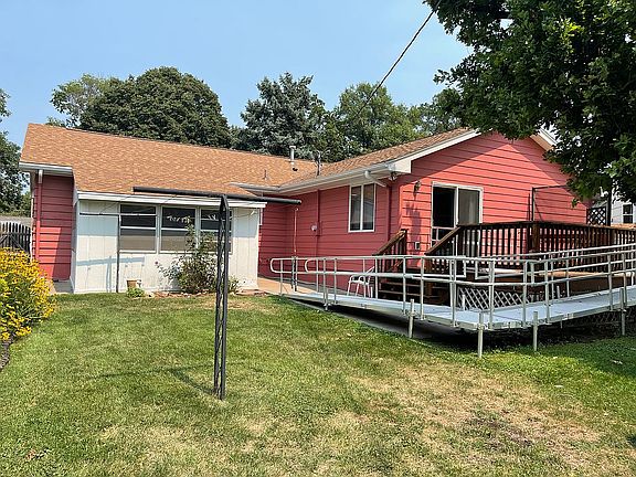 4th image of 325 E 11th St