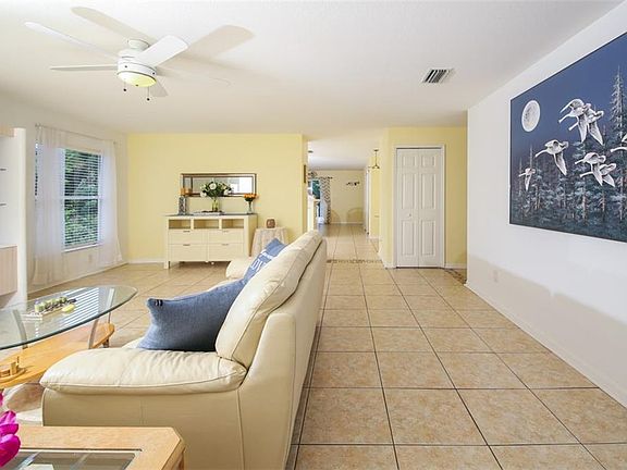 5th image of 10153 Quimper Ave