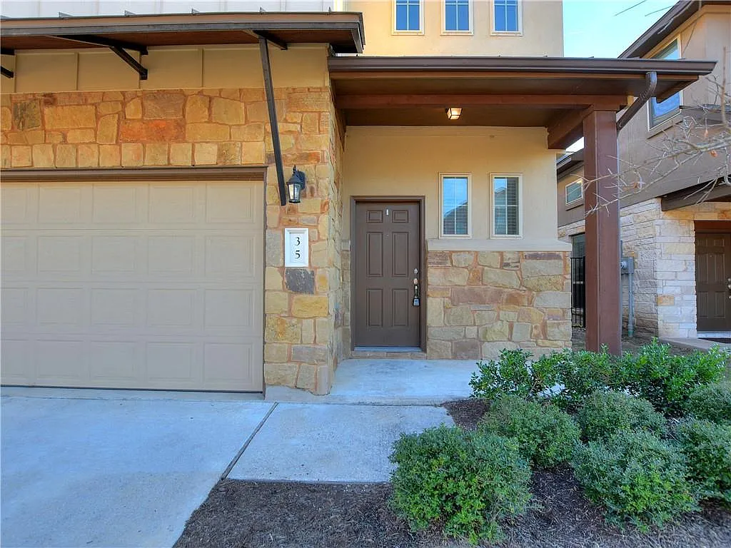 3240 E Whitestone Blvd — Photo 3