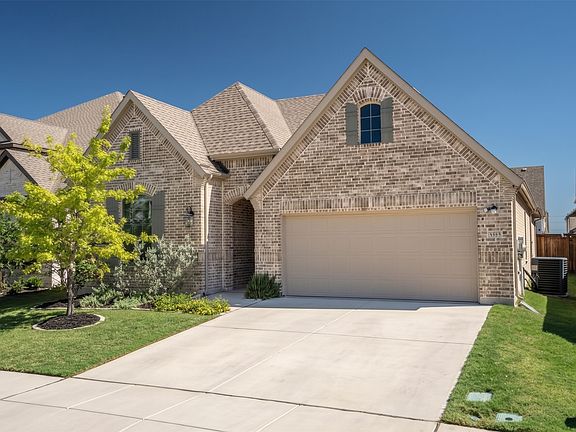 2nd image of 1373 Silverthorn Trl