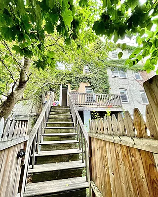 Rented by Pear NYC LLC | media 28