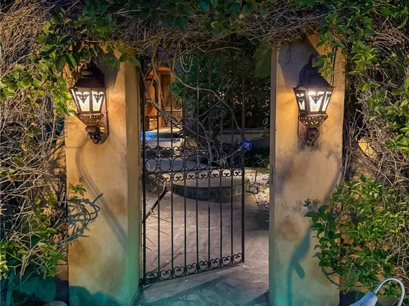 3524 Grand View Blvd, Los Angeles, CA 90066